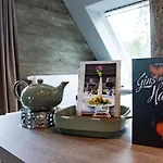 Strandberg's Ursprung: & Kitchen