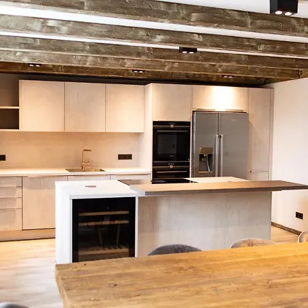 Strandberg's Ursprung: & Kitchen Daire