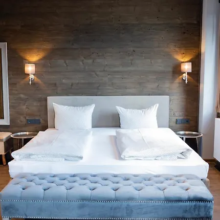 Strandberg's Ursprung: & Kitchen *