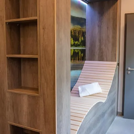 Strandberg's Ursprung: & Kitchen