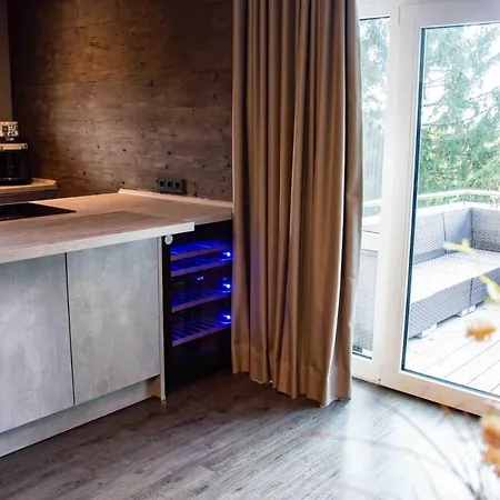 Strandberg's Ursprung: & Kitchen