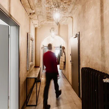 Strandberg's Ursprung: & Kitchen
