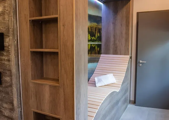 Strandberg's Ursprung: & Kitchen