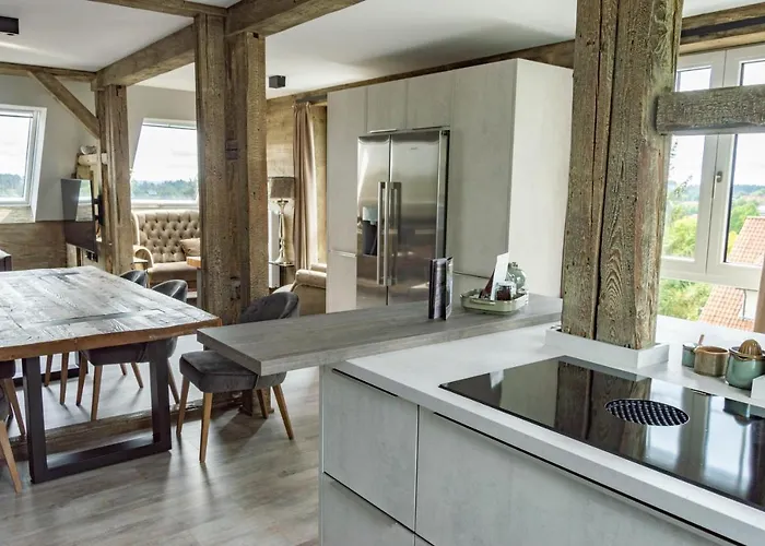 Strandberg's Ursprung: & Kitchen Браунлаге